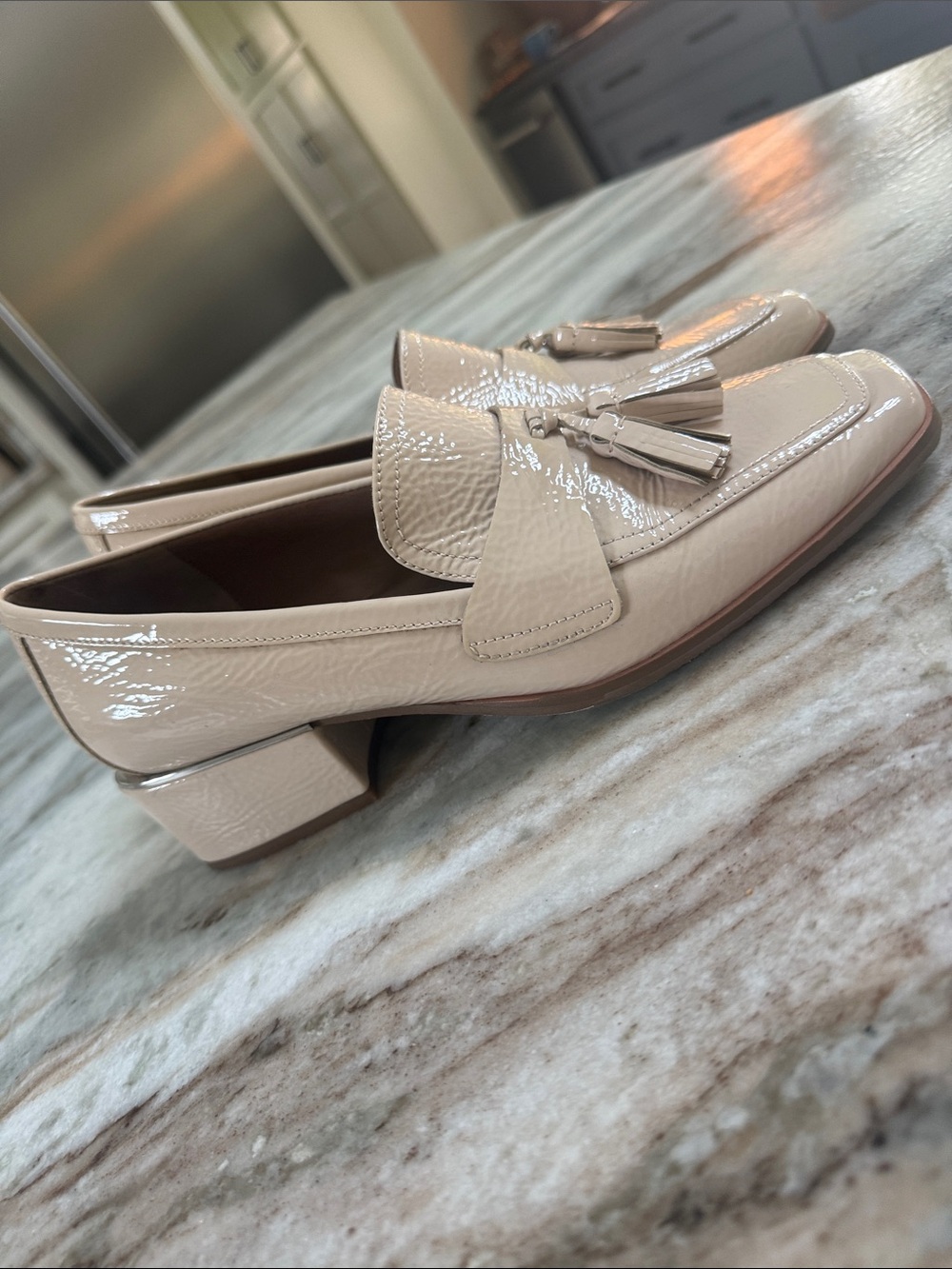 DONALD PLINER Sz 9 M women’s slip on tassel heel deep crème or Dark bone color